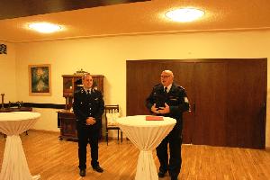 Bild: Wehrführer Klaus Theis bei seinem Grußwort.