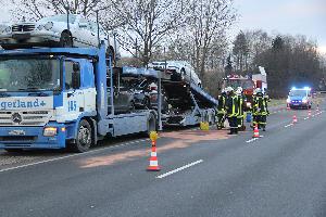 Bild: Hydrauliköl war aus einer geplatzten Schlauchleitung ausgetreten