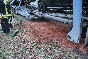 Bild: Auch das Erdreich neben der Fahrbahn war kontaminiert