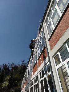 Bild: Ausbildungseinheit - Begehen einer Leiter