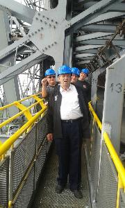 Bild: Alterswehrkamerad Werner Kraß (80) auf der Braunkohleförderbrücke F60