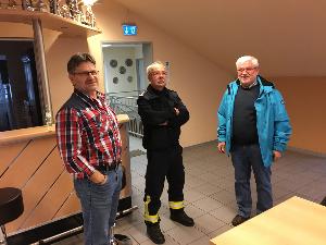 Bild: Die Übungsbeobachter verfolgten gespannt den Verlauf der Übung.