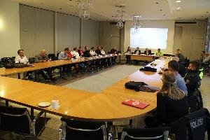 Bild: Der Führungsstab hatte sich im großen Sitzungssaal im Rathaus zusammengefunden