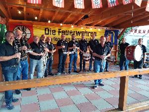 Bild: Montags spielte der Fanfarenzug der Feuerwehr Eppelborn zum Dämmerschoppen