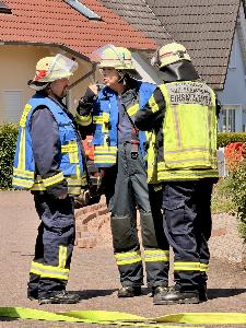 Bild: Gasaustritt nach Beschädigung einer Gasleitung im Wohngebiet Auf dem Herrenberg
