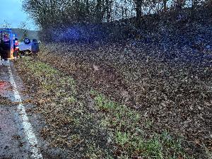 Bild: Fahrzeug überschlägt sich zwischen Dirmingen und Wustweiler