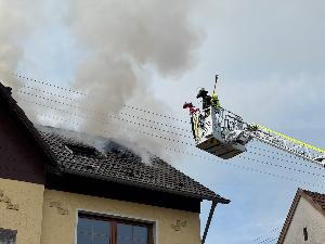 Bild: Dachstuhlbrand in der Illtalstraße