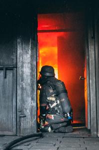 Bild: Heissbrandausbildung im Brandcontainer