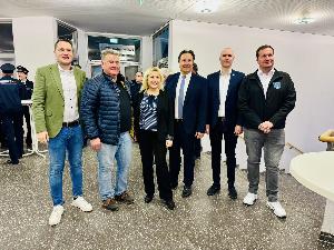 Bild: Fahrzeugübergabe an die Feuerwehr Eppelborn