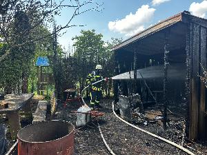 Bild: Brand eines Gartenhauses auf dem Galgenberg (Foto: Andreas Kuhn - Landkreis Neunkirchen)