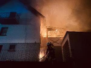 Bild: Brand eines Terrassenanbaus "Auf Der Hohl"