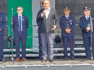 Bild: Der Innenminister von Brandenburg Michael Stübgen fand ebenfalls Worte des Dankes für die Feuerwehrleute und gratulierte zum 150. Geburtstag.