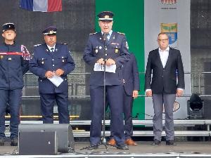 Bild: Der Stellvertretende Stadtbrandmeister Andy Hoffmann führte durch den Festakt am Samstagmorgen.