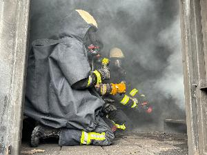 Bild: Heissbrandausbildung im Brandcontainer