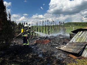 Bild: Brand eines Gartenhauses auf dem Galgenberg (Foto: Andreas Kuhn - Landkreis Neunkirchen)