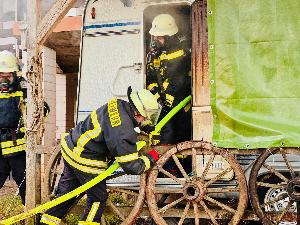 Bild: Brand eines Wohnwagens in Dirmingen