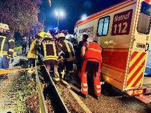 Bild: Schwerer Verkehrsunfall auf der L112 bei Wustweiler – Fahrer schwer verletzt