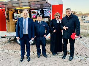 Bild: Fahrzeugübergabe an die Feuerwehr Eppelborn