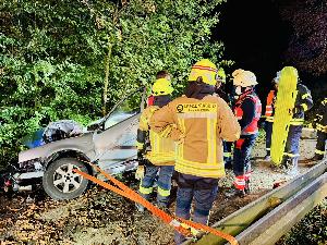Bild: Schwerer Verkehrsunfall auf der L112 bei Wustweiler – Fahrer schwer verletzt