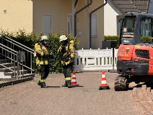 Bild: Gasaustritt nach Beschädigung einer Gasleitung im Wohngebiet Auf dem Herrenberg