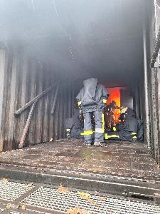 Bild: Heissbrandausbildung im Brandcontainer