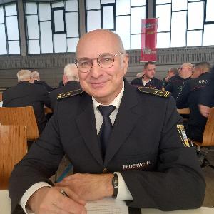 Bild: aus Eppelborn – Christian Holz von der Landesfeuerwehrschule als Gast,