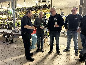 Bild: Verabschiedung der beiden Kameraden in die Ehrenabteilung